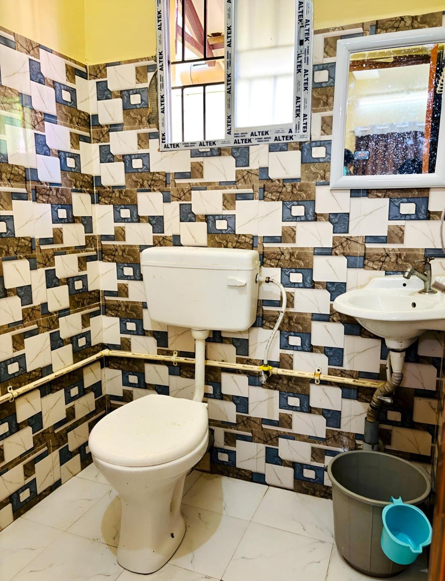 Capital Heritage Homestay Guwahati Ngoại thất bức ảnh
