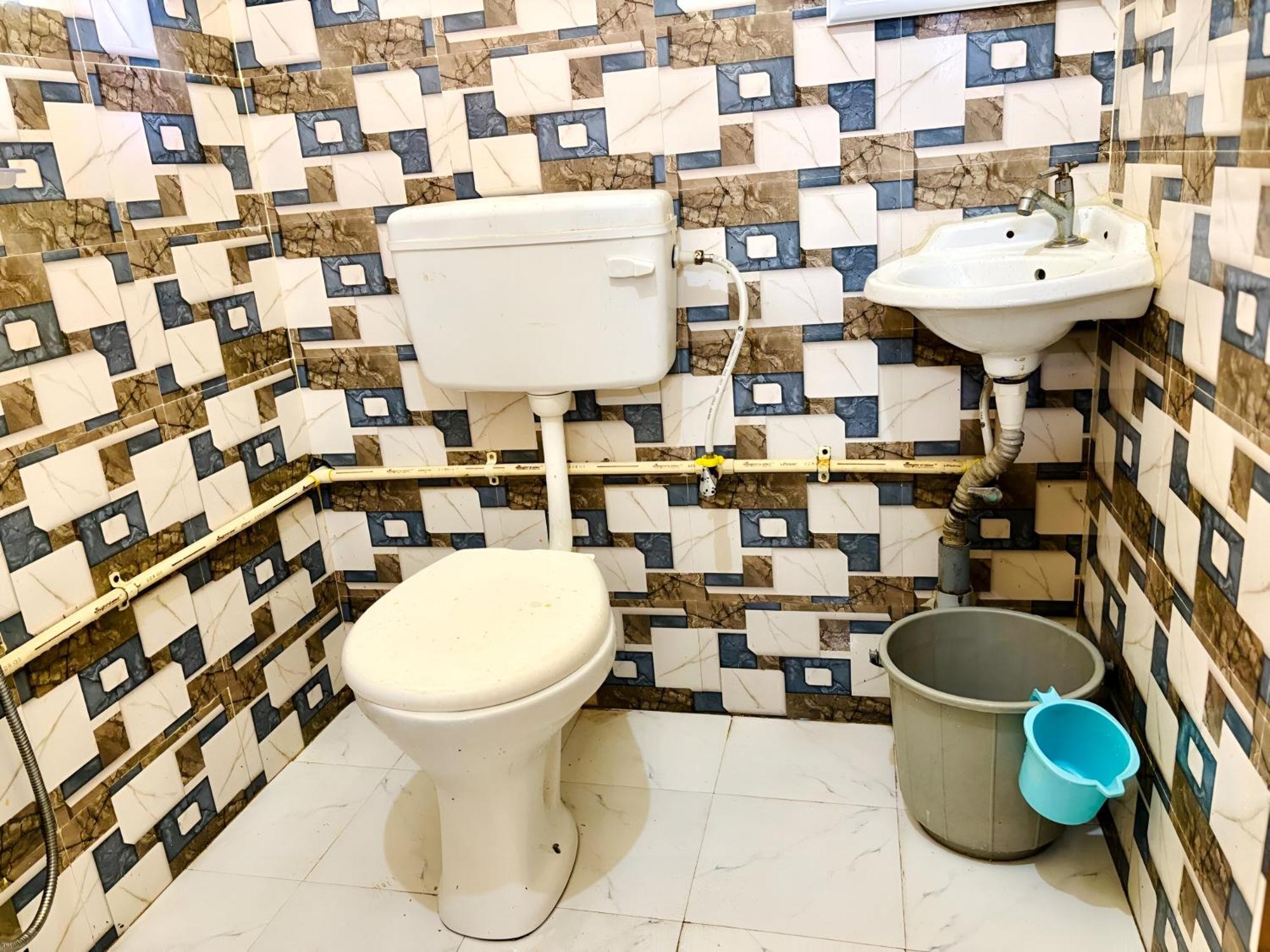 Capital Heritage Homestay Guwahati Ngoại thất bức ảnh