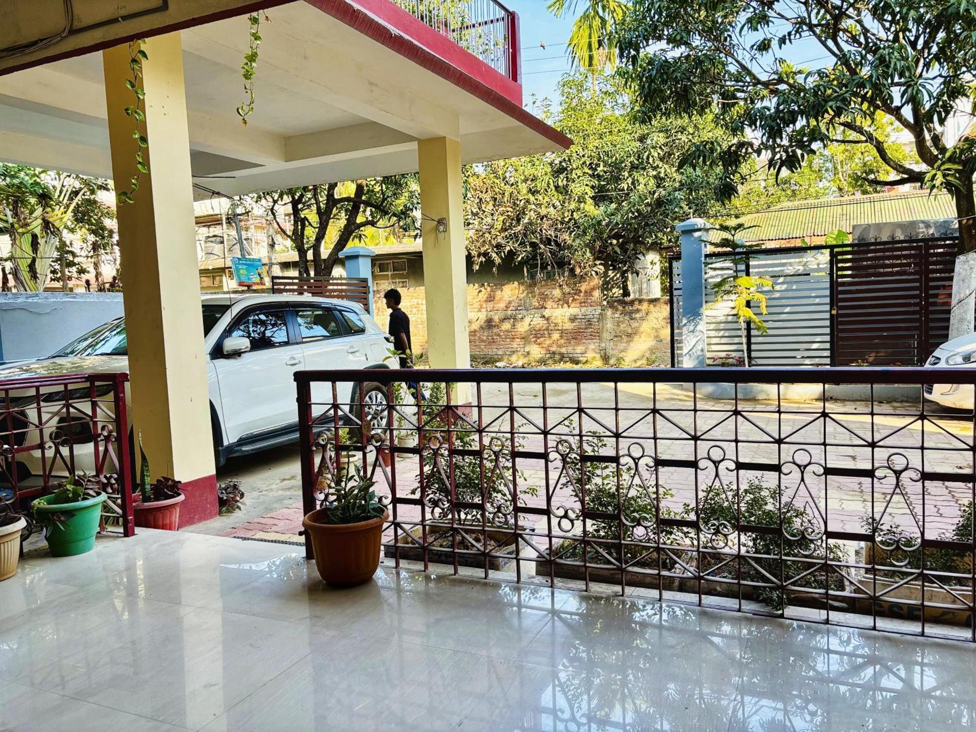 Capital Heritage Homestay Guwahati Ngoại thất bức ảnh